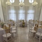 Salónik - slávnostne naaranžovaný.