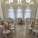 Salónik - slávnostne naaranžovaný.